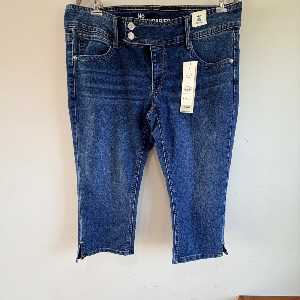 No Boundaries Capri Jeans Women 16 Dark Wash Stretch Indie Minimalist Transition